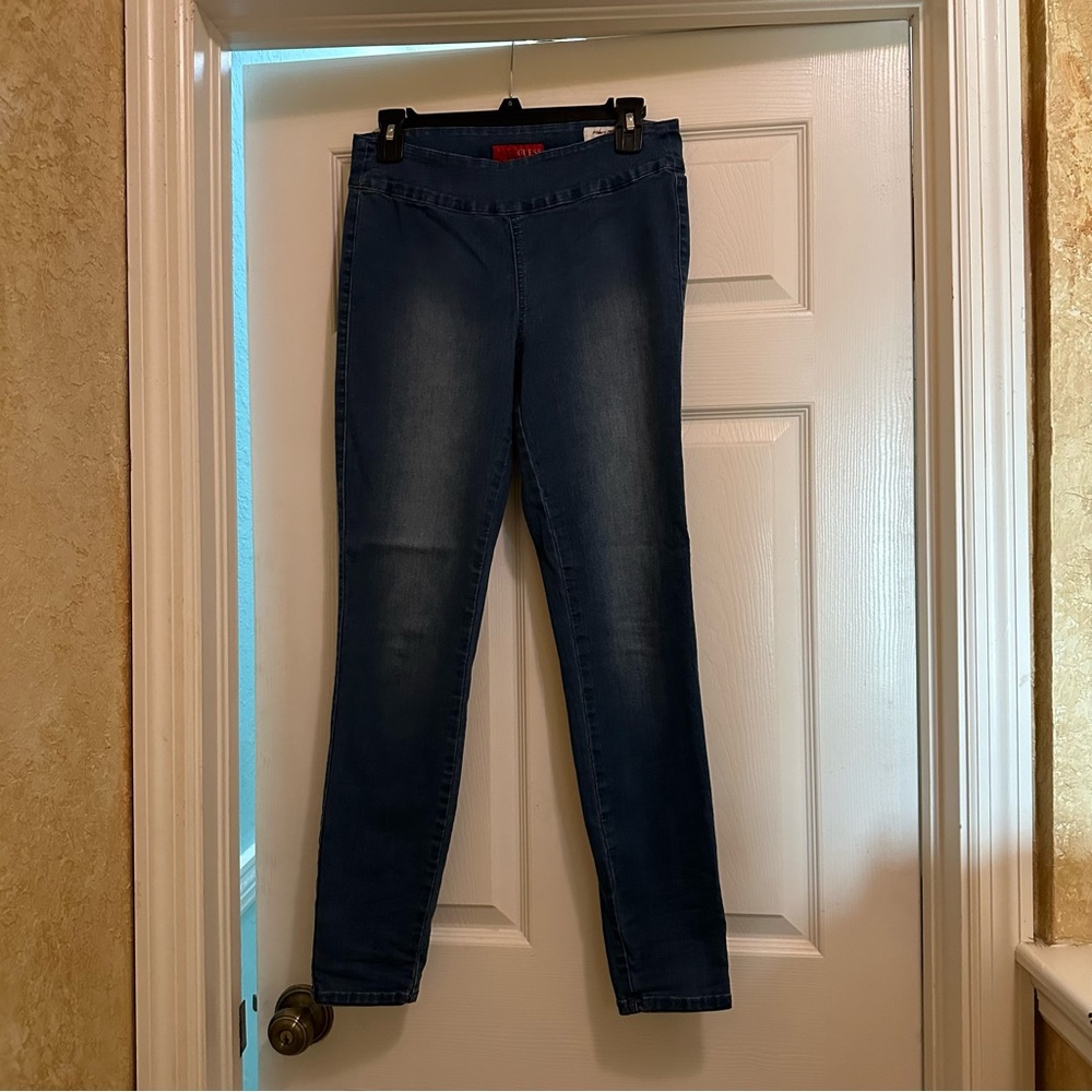 GUESS Jeggings Pull On Skinny Ankle Maliah Fit Size Medium.